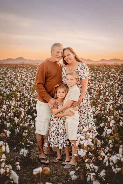 Cotton Field Family Pictures, Cotton Field Family Pictures Outfits, Cotton Field Photoshoot Family, Fall Family Photos Cotton Field, Cotton Field Photoshoot, Family Pictures In Cotton Field, Family Cotton Field Pictures, Family Photos Cotton Field, Cotton Field Pictures