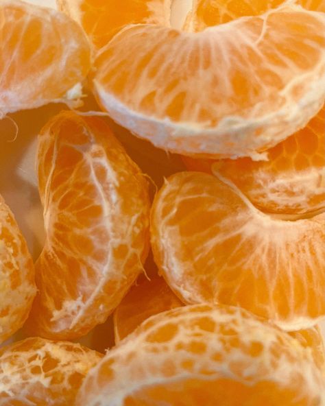 clementine serving size: 10/day (says me) 🍊 #ᴘʜᴏᴛᴏᴅᴜᴍᴘ #lifelately #clementine Clementine Aesthetic, Clementine Fruit, Penelope Scott, Colors Aesthetic, Free Use, Best Color, Pearl Jam, Paramore, Strawberry Shortcake