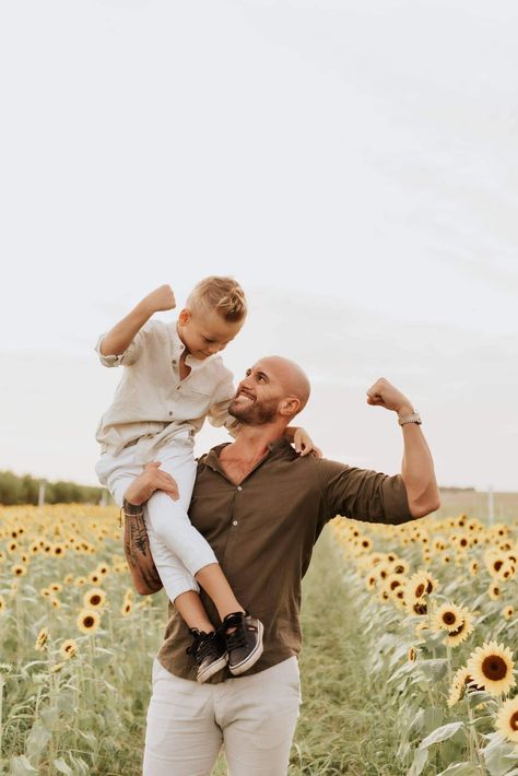 Father Son Fall Photoshoot, Daddy Son Photoshoot Outdoor, Father And Son Fall Pictures, Father Son Picture Ideas, Father And Me Photography, Dad And 3 Kids Photoshoot, Father And Son Photoshoot Ideas, Father Son Photoshoot Ideas, Dad And Me Photography