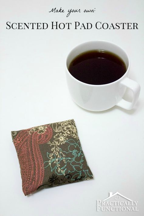 Make your own scented hot pad coasters - When you set a hot mug on it, the heat releases the scents! Perfect gift for any coffee or tea lover! Scented Coasters, Diy Purse Organizer, Drawer Sachets, Diy Scent, Christmas Craft Fair, Craft Fair Ideas, Hot Pad, Gifts To Make, Mug Rug