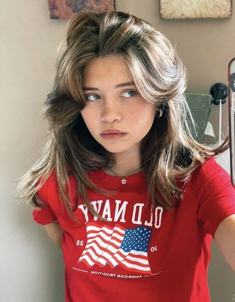 #caitibugzz Lesbian Haircut, Hair Inspiration Short, Talented People, Pretty Ppl, Hair Stylies, Haircuts For Medium Hair, Hair Inspo Color, Dream Hair, Hair Dos