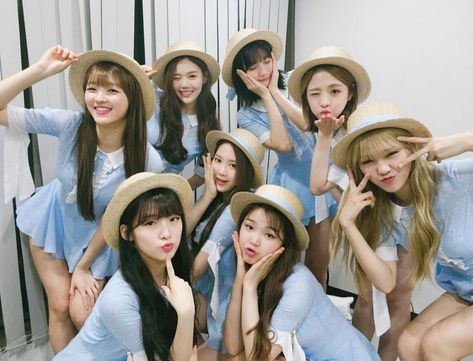 OH MY GIRL Aoa Group Photo, Kpop Amino, Oh My Girl, Korean Group, Group Photo, Group Photos, First Girl, Latest Music, Vixx