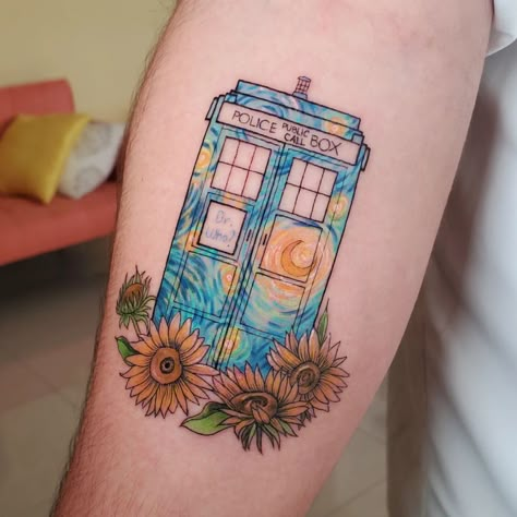 Doctor Who Van Gogh Tattoo, Van Gogh Tardis, Dr Who Couples Tattoos, Tattoo Ideas Doctor Who, Doctor Who Tardis Tattoo, Fandom Tattoo Ideas, Dr Who Tattoos, Doctor Who Tattoo Ideas, Nerd Tattoo Ideas