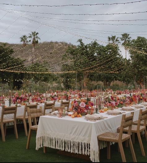 Corporative Events, Mexican Inspired Wedding, Orange And Pink Wedding, Theme Instagram, Hacienda Wedding, Earthy Wedding, Mexican Theme, Wedding Reception Flowers, Boda Mexicana