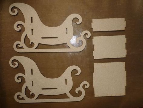 Cardboard Sleigh And Reindeer, Cardboard Sleigh Diy, Diy Santa Sleigh, Royal Icing Templates, Valentine Diy, Diy Santa, Creative Valentines, Diy Valentines Crafts, Navidad Diy