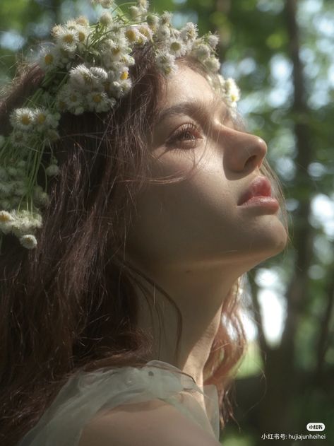 Ethereal Photography, Debut Photoshoot, Fairy Photoshoot, Flowers In Her Hair, Ethereal Aesthetic, Dreamy Photography, Pose Reference Photo, 인물 사진, Photo Reference