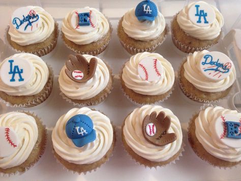 Dodger Cupcakes, Mets Cupcakes, Dodgers Cake Birthdays, Dodger Party Decorations, La Dodgers Birthday Cake, Jammie Dodger Cupcakes, La Dodgers Birthday Party, Dodgers Birthday Party, Baseball Cupcakes