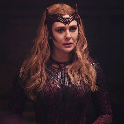 Scarlet Witch Hair, Scarlett Witch Icons, Scarlet Witch Halloween, Scarlet Witch Mcu, Scarlet Witch Icon, All Marvel Characters, Mommy Wanda, Stranger Things 1, Witch Hair