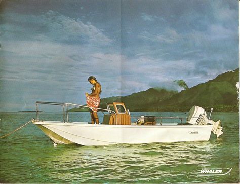 Classic boats Offshore Fishing Boats, Boston Whaler Boats, Sport Fishing Boats, Outboard Boat Motors, Boston Whaler, Outboard Boats, Campaign Shoot, Fishing Vessel, Offshore Fishing