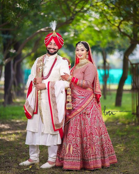 Kapal Photo Wedding, Copal Photography, Copal Pic, Couple Wedding Dress Indian Hindu, New Dulhan Pose, Wedding Photography India, Daaru Party Pic, Haldi Ceremony Outfit, Indian Bride Poses