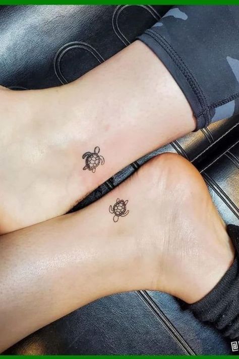 Looking for Sea Turtle Tattoos?! If you're looking for sea turtle tattoo ideas, whether simple or realistic sea turtle tattoos - These are the perfect sea turtle tattoos for women Tattoos Ankle, Ankle Tattoo Ideas, Matching Friend Tattoos, Tato Minimal, Turtle Tattoo Designs, Tattoos Black, Beach Tattoo, Bff Tattoos, Friendship Tattoos