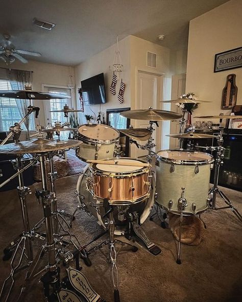 Drum Pictures, Drums Pictures, Drum Kits Aesthetic, Drums Wallpaper, Electric Drum Kit Aesthetic, Drums Artwork, Drums Studio, Cool Drum Set Aesthetic, Drum Sets Custom