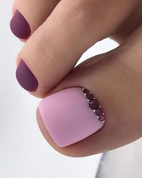 Cute Toenail Designs, Pedicure Designs Toenails, Gel Pedicure, Toe Nail Color, Pretty Toe Nails, Cute Toe Nails, Pedicure Designs, Toenail Polish, Purple Nail