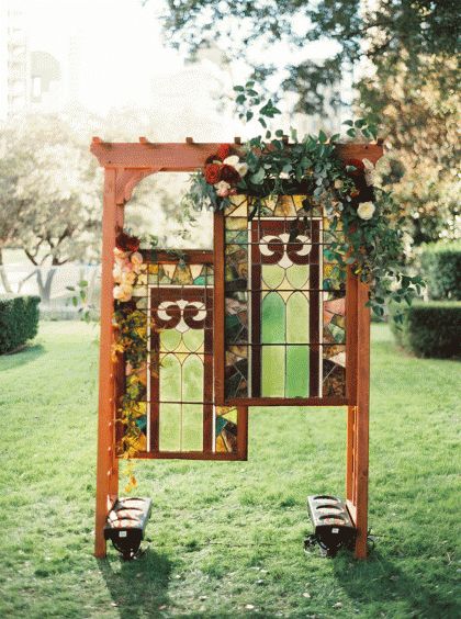 Stained Glass Ceremony Backdrop, Stained Glass Wedding Altar, Stain Glass Wedding Decor, Stained Glass Backdrop, Stained Glass Wedding Arch, Stained Glass Wedding Decor, Altar Ideas Wedding, Wedding Alter Ideas, Stained Glass Arch