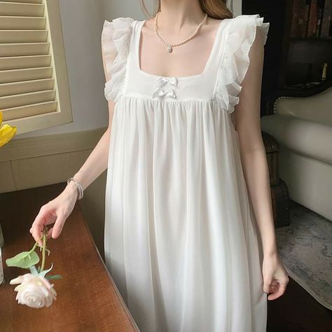 Sleep Wear Ideas, Short Night Gowns, Night Dresses For Women Sleep, Diy Night Dress, Night Gown Aesthetic, Pretty Nightgowns, Night Gowns For Women, Cottagecore Nightgown, Night Gown Cotton