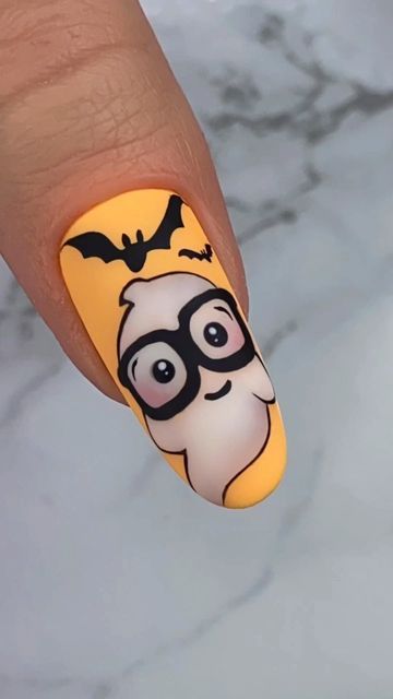 Cute Ghost Halloween Nails, Casper The Friendly Ghost Nails, Casper Nail Art, Cute Ghost Nail Art, Nail Doodles Art Designs, Casper Nails, Halloween Character Nails, Trick Or Treat Nails, Ghost Nail Designs