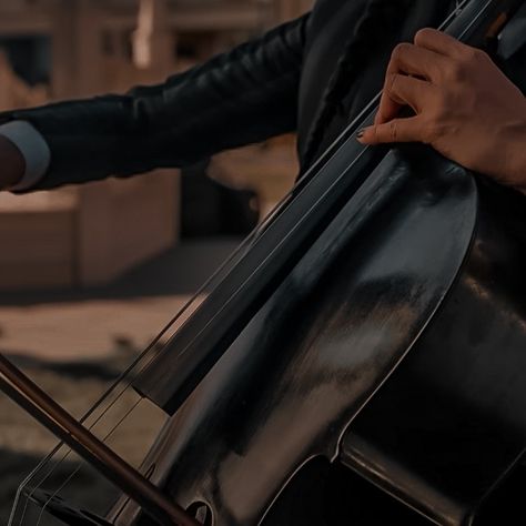 Jenna Ortega Cello, Wednesday Addams Aesthetic, Wednesday Aesthetic, Addams Aesthetic, Wednesday Addams Cosplay, Addams Family Movie, Damien Thorn, Enid Sinclair, Addams Family Wednesday