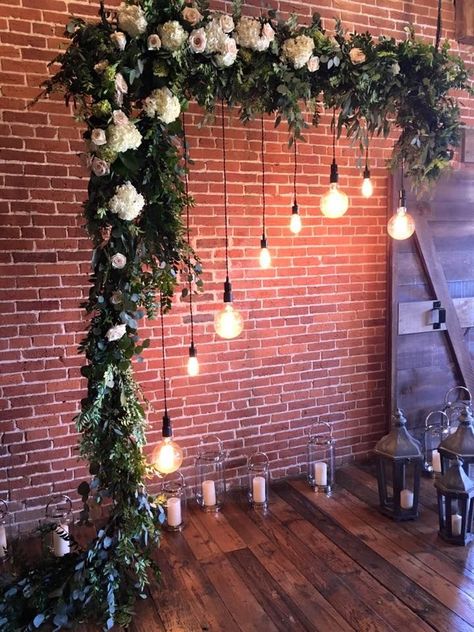 Rustic Wedding Decorations, Lights Wedding Decor, Wedding Lighting, Diy Event, Romantic Wedding Decor, Lighting Decor, Wedding Cake Designs, Diy Wedding Decorations, Wedding Lights