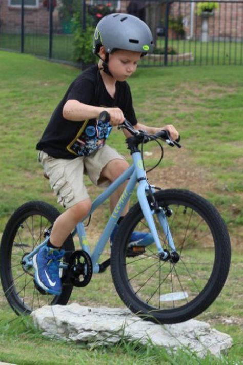 Kids Riding Bikes, Family Bike, Childrens Bike, Riding A Bicycle, Bike Ideas, Best Bike, Riding Bike, Kids Bicycle, Cargo Bike