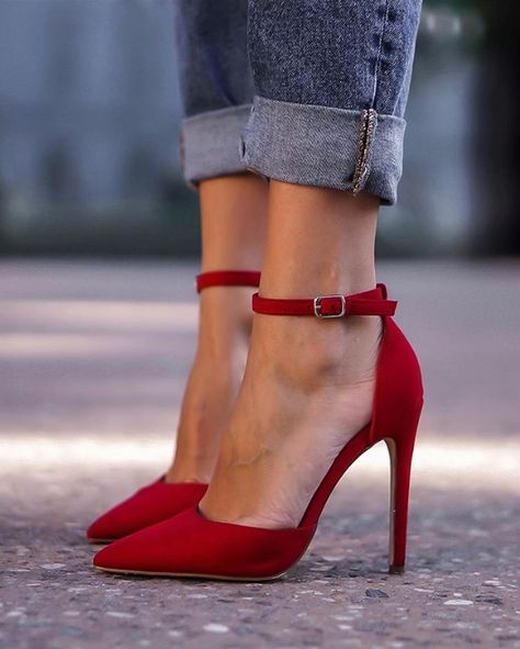 Instagram Do, Fashion Shoes Heels, Shoes Heels Classy, Cinderella Shoes, Court Heels, Red High Heels, Heels Classy, Killer Heels, Do You