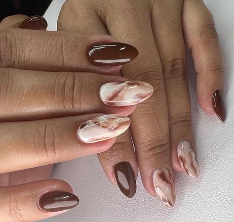 Brown Marble Nails Almond, Latte Art Nails, Marble Brown Nails, Marble Fall Nails, Mocha Nails Design, Simple Marble Nails, Fall Marble Nails, Fall French Manicure, Brown Marble Nails