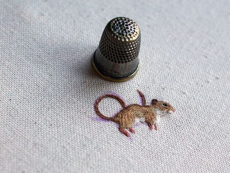 New Impossibly Intricate Embroideries by Chloe Giordano | Colossal Tiny Embroidery, Miniature Embroidery, Colossal Art, Embroidered Art, Modern Crafts, Thread Painting, Animal Embroidery, Embroidery Inspiration, Embroidery Patches