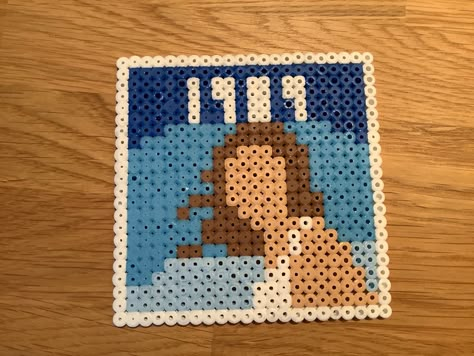 Taylor Swift Hama Beads, Taylor Swift Perler Beads, Taylor Swift Pixel Art, Pearl Plates, Taylor Memes, Lana Del Rey Albums, Hamma Beads Ideas, Grid Patterns, Melty Bead Patterns