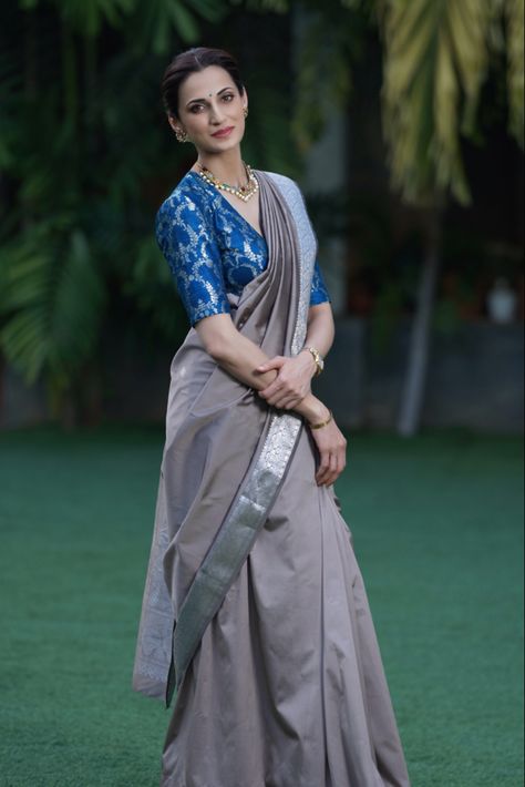 Grey Saree Blouse Combination, Saree Blouse Combination, Shilpa Reddy, Worked Blouse, Saree Styling, Cotton Saree Blouse Designs, Cotton Saree Blouse, Sari Design, Grey Saree