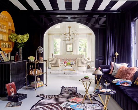 Get Cozy: 18 Sumptuous Spaces We’re Coveting - The Scout Guide Hollywood Regency Aesthetic, Regency Interior Design, Regency Interior, Regency Home, Hollywood Regency Home, Maximalist Style, North Carolina Homes, Hollywood Regency Style, Painted Ceiling