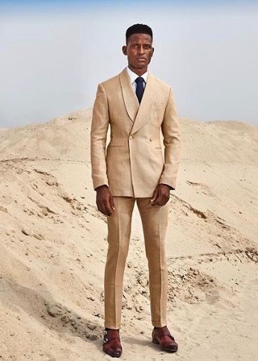 Tan Suits For Men, Stylish Suits For Men, Beige Suits Wedding, Men Formal Outfit, James Bond Outfits, Blue Tuxedo Wedding, Bond Outfits, Gala Themes, Gucci Suit