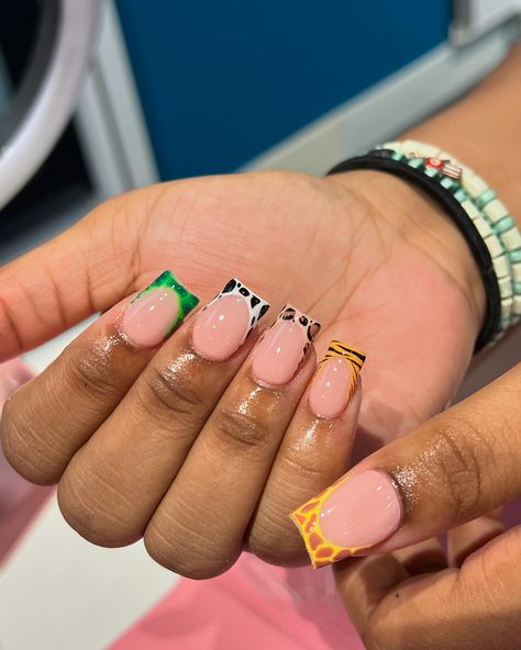 Into the jungle 🐅 this is my new fav set! Using @rarjsmofficial polish #nailsnailsnails #nailart #nailtechnician #acrylic #shortnails Jungle Nails, Toes Ideas, Safari Nails, Nail Aesthetics, Mail Inspo, Nail Picking, Bday Nails, 2023 Nails, Hard Nails