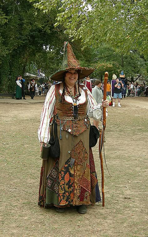 love this skirt! Totally great idea, must make something similar.                           Fair Magic by atistatplay.deviantart.com on @deviantART Wizard Costume Ren Faire, Medieval Maximalism, Ren Fair Wizard, Renn Faire Witch, Wizard Ren Faire, Women Ren Faire Outfit, Ren Fair Skirt, Ren Fair Witch, Cute Witch Outfits