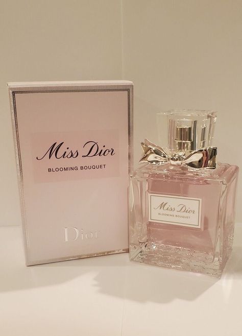 Koleksi Parfum, Miss Dior Blooming Bouquet, Blooming Bouquet, Perfume Box, Sephora Skin Care, Perfume Floral, Perfume Body Spray, Dior Perfume, Pretty Skin Care