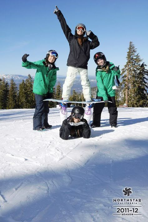 Snowboard Group Photos, Snowboarding Group Picture, Skiing And Snowboarding Pictures, Winter Pictures Friends, Ski Group Photo, Ski And Snowboard Pictures, Snowboarding Pictures Friends, Ski With Friends, Snowboarding Photos