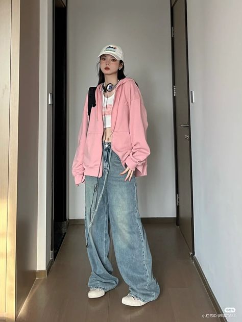 Tomboy Pink Outfits, Pink Tomboy Outfit, Pink Tomboy, Outfit Tomboy, Tomboy Outfit, Korean Fits, Tomboy Outfits, Easy Trendy Outfits, Tomboy Fashion