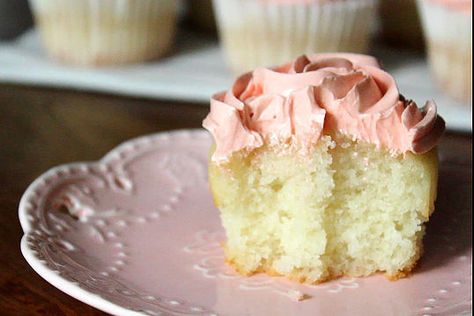 Eggless Snacks, Eggless Cupcakes Recipes, Soft Cupcakes, Corn Flake Bars, Sugar Free Vanilla Cupcakes, Eggless Vanilla Cupcakes, 4 Inch Cake, Eggless Cupcakes, Sugar Free Dessert Recipes