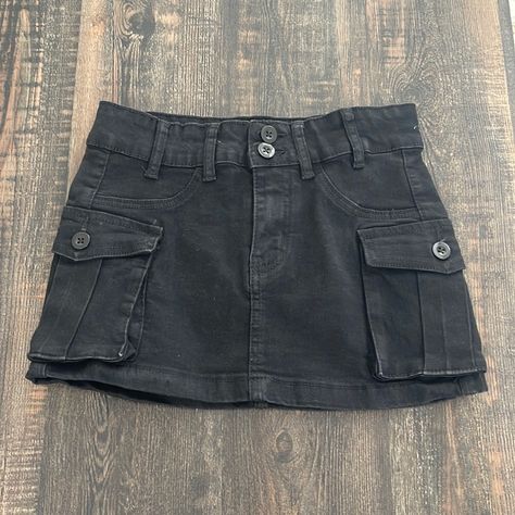 Cargo Mini Skirt Size Xs. Brand New Never Worn. Skirts Cargo, Shein Skirts, Grunge Skirt, Short Black Skirt, Cargo Mini Skirt, Black Grunge, Skirt Y2k, Jean Mini Skirts, Future Outfit