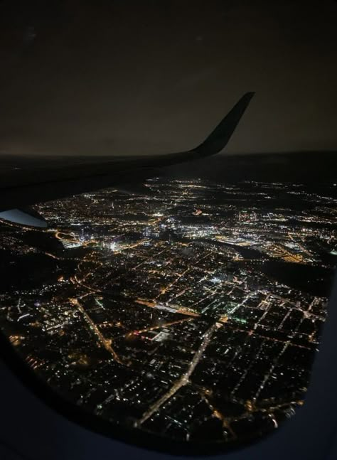 Aesthetic Airplane, Airport Vibes, Airport Aesthetic, Airplane Photography, Photography Night, Airplane Window, Vision Board Photos, Led Light Strip, Aesthetic Photography Nature