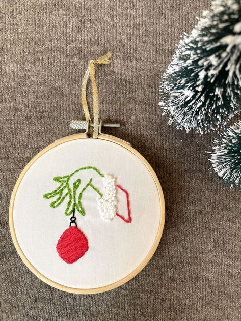 Grinch Embroidery Patterns, The Grinch Embroidery, Grinch Hand Embroidery, Easy Embroidery Christmas, Grinch Embroidery Design, Grinch Embroidery, Christmas Ornaments Embroidery, Grinch Ornament, Christmas Ornament Embroidery