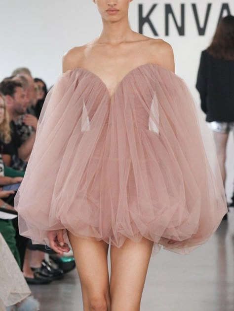 Tulle Top, Runway Fashion Couture, Design School, Glam Dresses, Top 4, Ball Dresses, Fashion Sewing, Fancy Dresses, Dream Dress