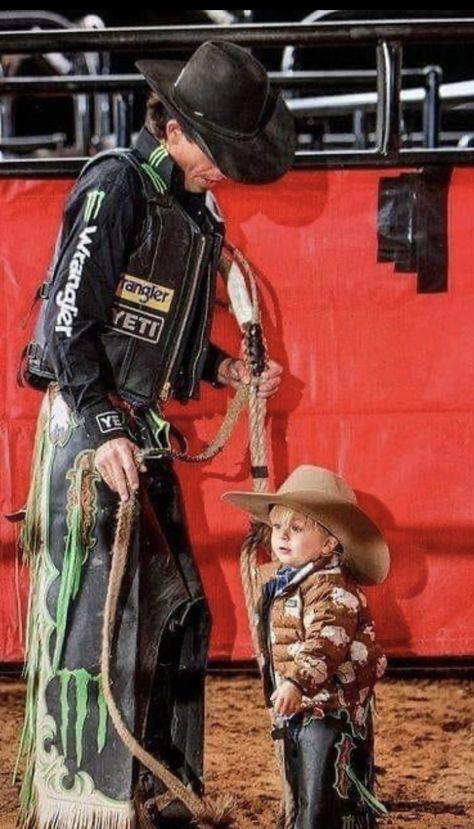 Jb Mauney, Pbr Bull Riders, Pbr Bull Riding, Cowboy Films, Rodeo Time, Rodeo Cowboys, Best Country Singers, Bull Rider, Cowboy Aesthetic