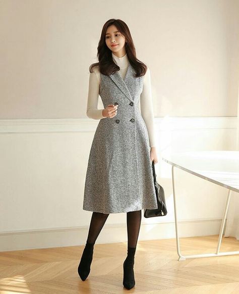 Áo Blu, Korean Fashion Dress, Elegante Casual, Stylish Work Outfits, Modest Fashion Outfits, Looks Chic, Black Tights, Elegant Outfit, Classy Dress