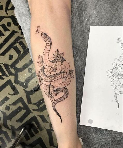 Snake And Flowers Tattoo, Calf Tattoos For Women, Cobra Tattoo, Tattoo Snake, Snake Tattoo Design, Wrist Tattoos For Women, Girly Tattoos, Sleeve Tattoos For Women, Snake Tattoo