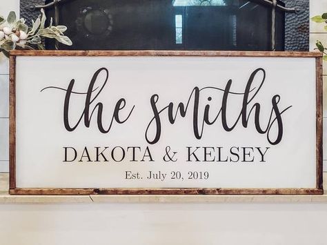 Marriage Established Sign, Diy Established Family Signs, Last Name Signs Wooden Diy, Family Signs Wooden, Est Signs, Family Established Sign, Last Name Wood Sign, Cricut Signs, Wedding Gift Signs