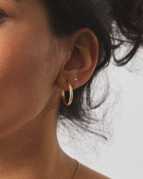 Hoop Stack, Second Ear Piercing, Double Ear Piercings, Double Earrings, Double Piercing, Second Piercing, Right Or Wrong, Jewelry Inspo, Pretty Jewellery