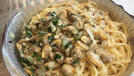 Shell no! Why linguine with canned clams is the way to go Clam Recipes Canned, Linguini With Clam Sauce Canned, Canned Clam Recipes, Clam Pasta, Canned Seafood, Clam Sauce, Salmon Patties, Clam Recipes, Summer Vegetable