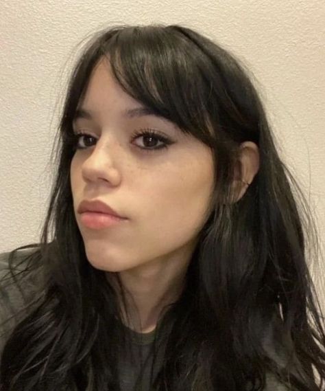 Hair Tips Video, Jenna Ortega, Dream Hair, Hollywood Celebrities, Pretty Hairstyles, Maquillaje De Ojos, Celebrities Female, Celebrity Crush, Pretty Woman