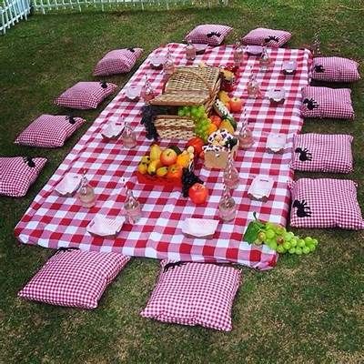 Kids Picnic Parties, Teddy Bear Picnic Birthday Party, Picnic Themed Parties, Picnic Party Decorations, Picnic Parties, Picnic Birthday Party, Picnic Outdoor, Kids Picnic, Bear Picnic