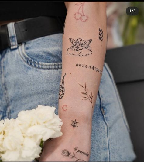 Finger Tattoos Matching, Cool Stick And Poke Tattoos, Witchy Finger Tattoos, Tattoos Witchy, Best Friends Black, Stick And Poke Tattoos, Matching Tattoos For Best Friends, Tattoos For Best Friends, Tattoos Matching