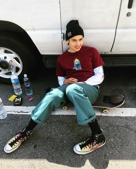 Skate Punk Fashion, William Strobeck, Punk Fashion Men, Sean Pablo, Boyfriend Inspiration, Skate Photography, Supreme Clothing, Skateboard Videos, Skate Punk